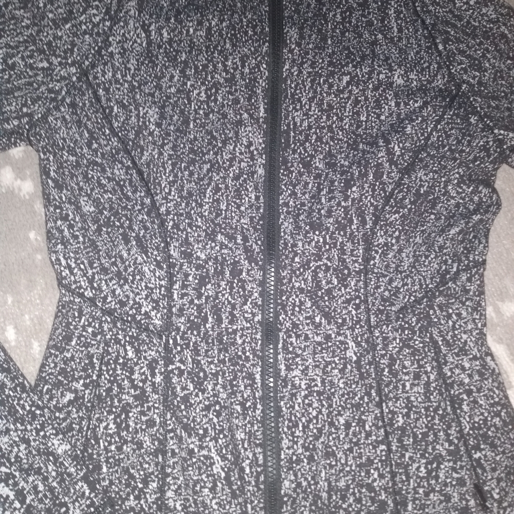Lululemon Jacket 🖤🤍 - Picture 6 of 11